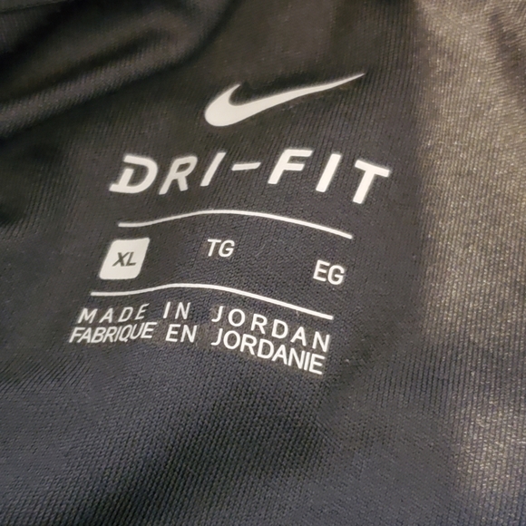 3/$15🖤 Nike Miler Dri-Fit Running Shirt XL Black Reflective Crewneck - Picture 5 of 6